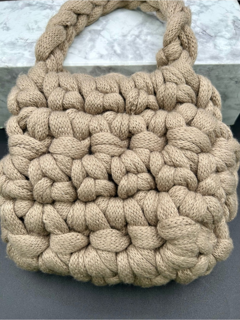 MURDOCK Handcrafted Chunky - Knit Taupe Handbag - Small. - Picture 3 of 9